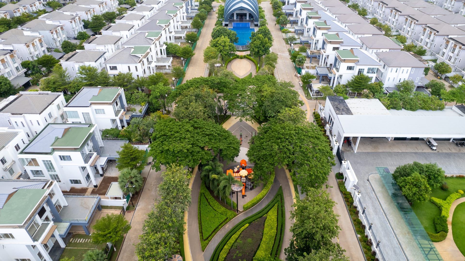 Gardens & playground