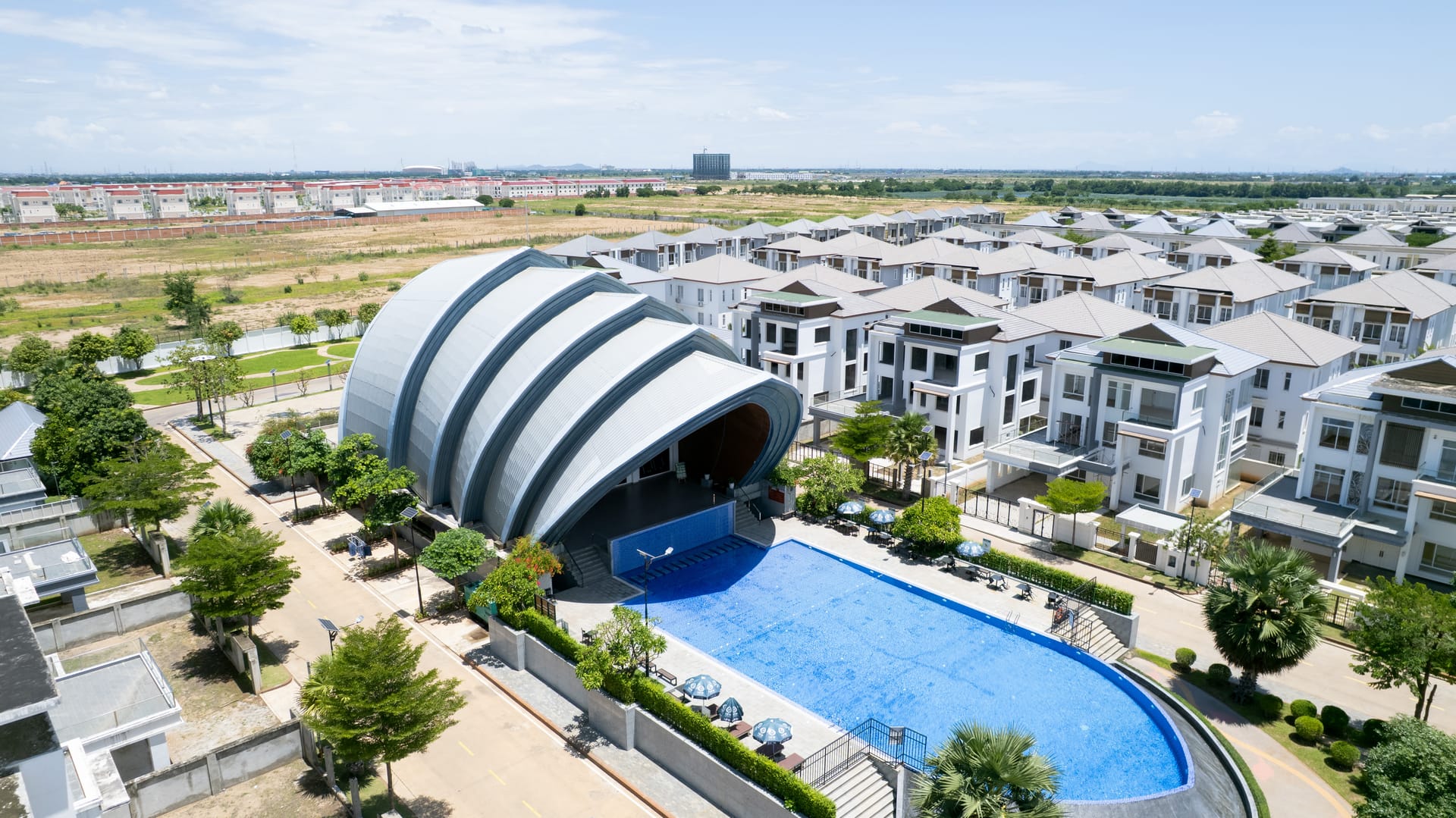 Swimming pool & gym